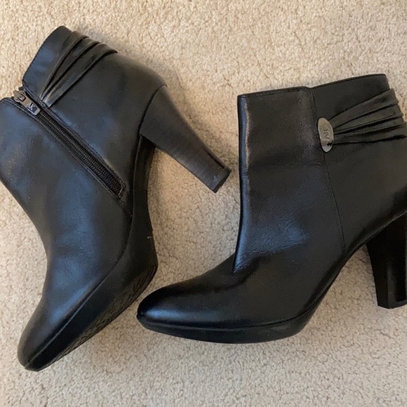 Anne Klein Shoes - Anne Klein leather boots booties ankle black heel pump closed toe 7.5